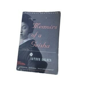 Memoirs of a Geisha Soft Cover Book